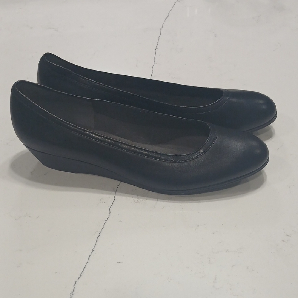 Rockport Black Flats Sleek Minimalist Design